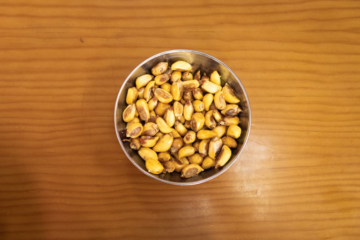 Bowl of Peruvian toasted corn (cancha)