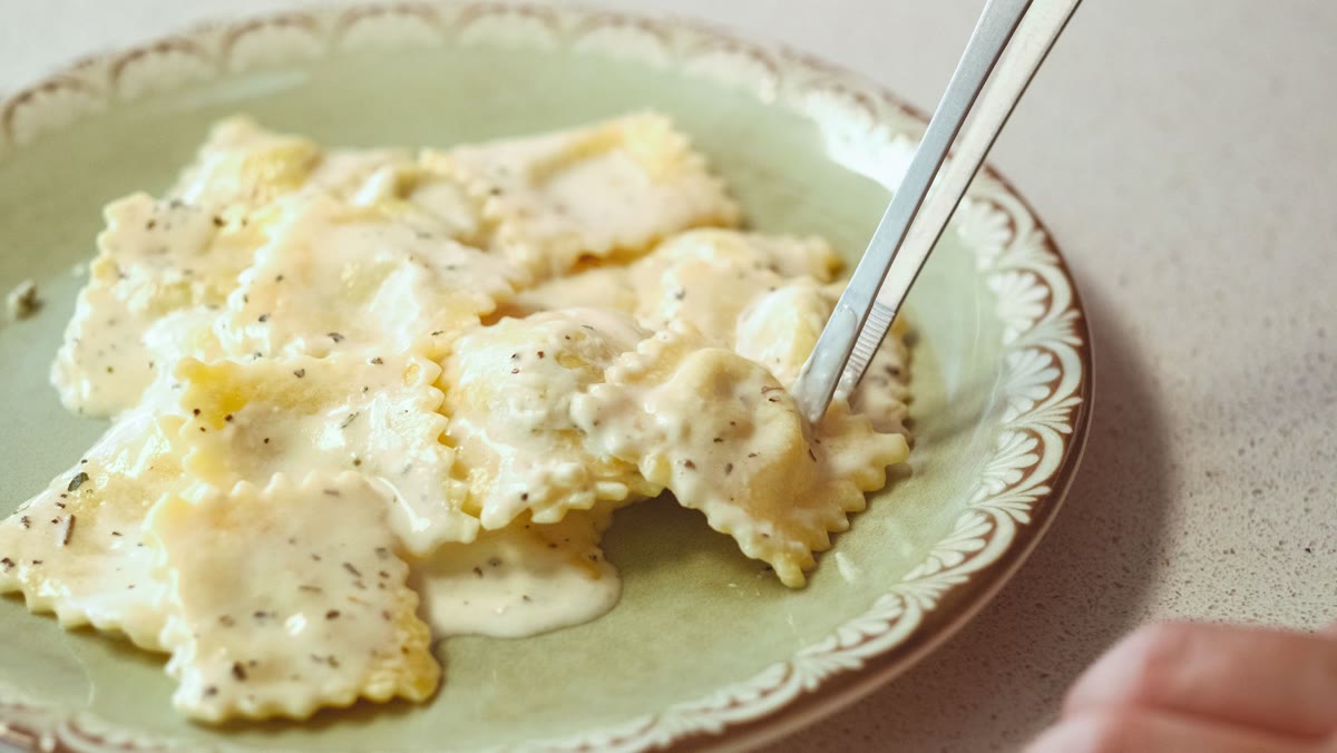 Ravioli in a creamy sauce